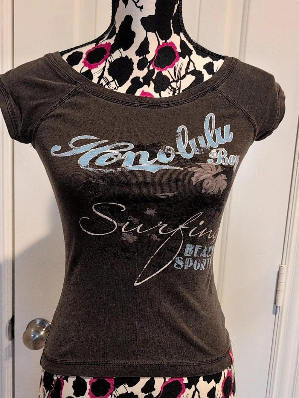 edc by Esprit Surfing Beach Sports Graphic Tee in Brown & Blue Size XS